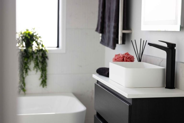 Photo of property in 4 Kanono Way, Helensville, 0800