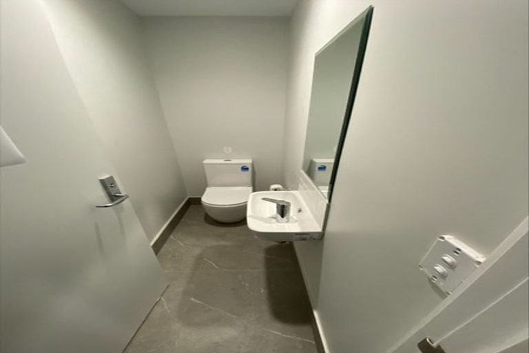 Photo of property in 86f Kervil Avenue, Te Atatu Peninsula, Auckland, 0610