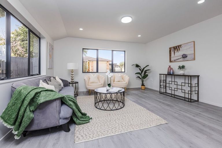 Photo of property in 12 Mark Edgar Place, Clendon Park, Auckland, 2103