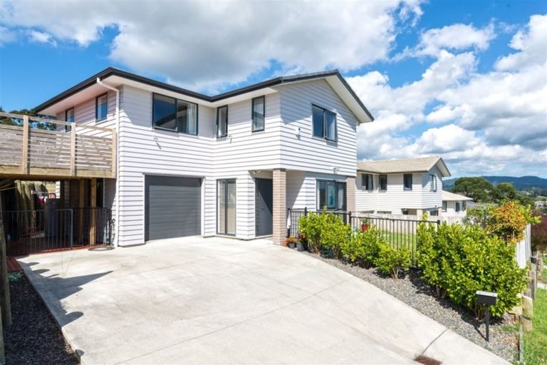 Photo of property in 24 Denver Avenue, Sunnyvale, Auckland, 0612