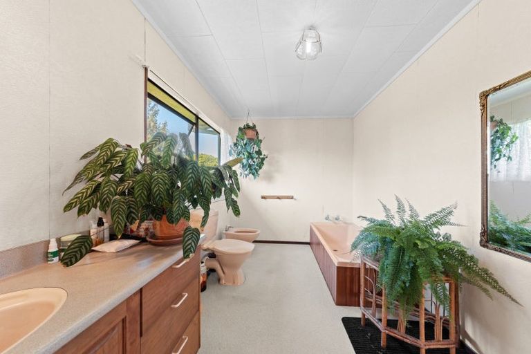 Photo of property in 27 Donnelly Street, Oakura, 4314