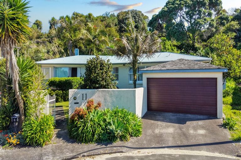 Photo of property in 11 Luke Place, Eastern Beach, Auckland, 2012