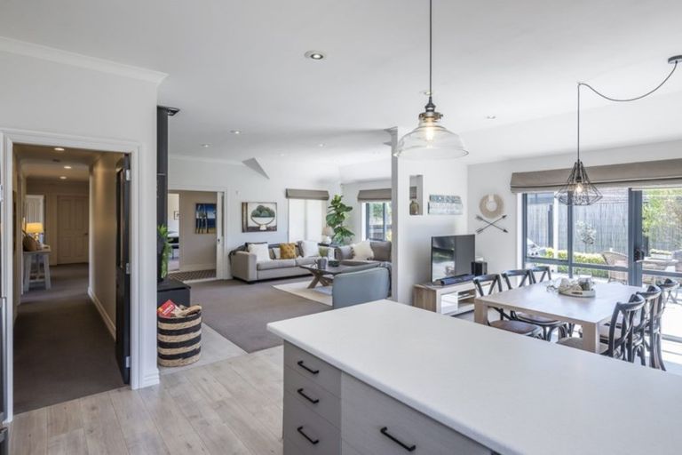 Photo of property in 3 Holcombe Drive, Paraparaumu, 5032