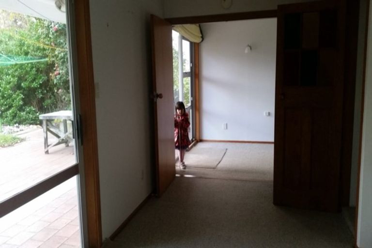 Photo of property in 9 Tai Paku Paku Road, Karaka Bays, Wellington, 6022