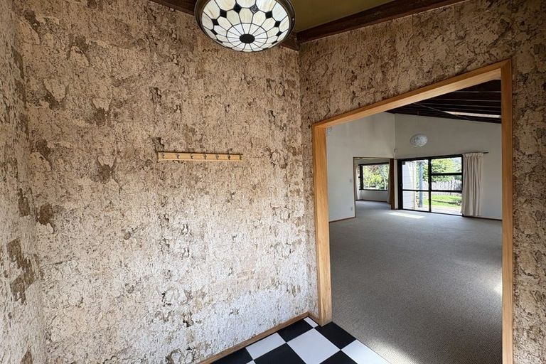 Photo of property in 1/54 Muritai Crescent, Havelock North, 4130