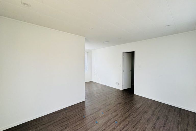 Photo of property in 47a Sutton Crescent, Papakura, 2110