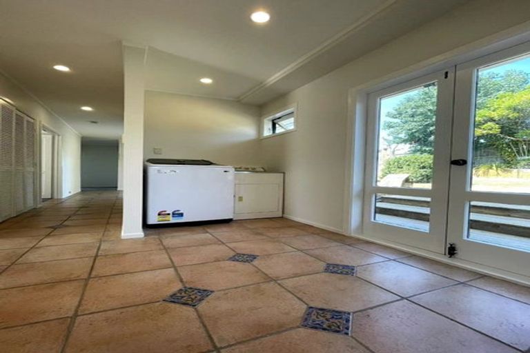 Photo of property in 1/13 Newhaven Terrace, Mairangi Bay, Auckland, 0630