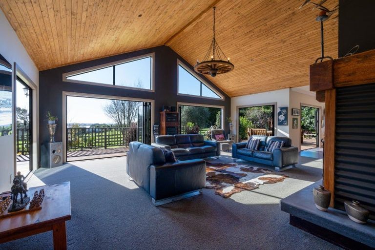 Photo of property in 207 Takapu Road, Manakau, Levin, 5573