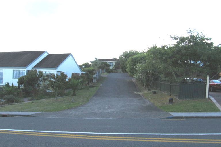 Photo of property in 1/167 Wiseley Road, West Harbour, Auckland, 0618