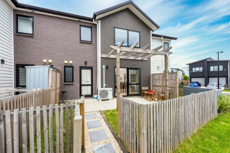 Photo of property in 2 Aviation Drive, Hobsonville, Auckland, 0616