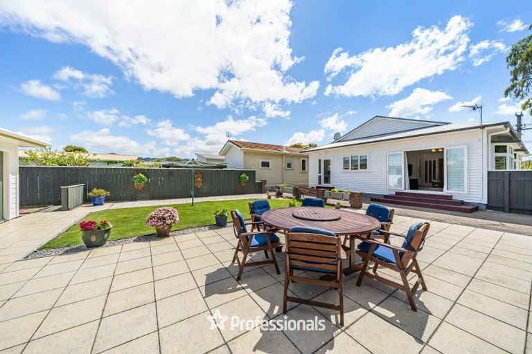 Photo of property in 32 Birdwood Road, Waterloo, Lower Hutt, 5011