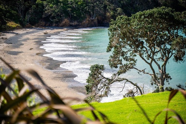 Photo of property in 730 Taiharuru Road, Taiharuru, Onerahi, 0192