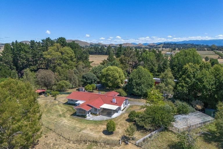 Photo of property in 85 Oruawharo Road, Takapau, Waipukurau, 4281