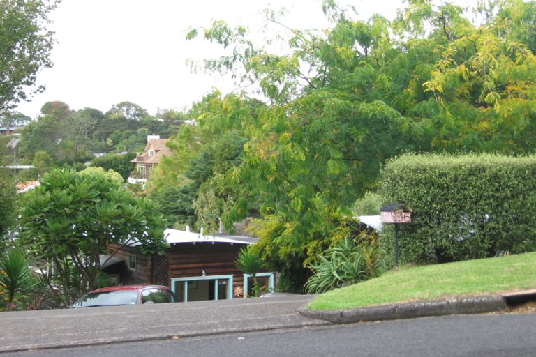 Photo of property in 46 West Lynn Road, Titirangi, Auckland, 0604