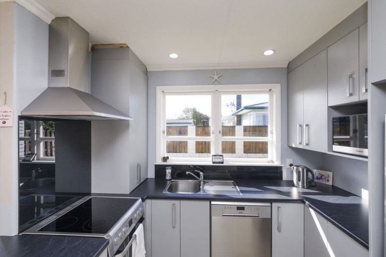 Photo of property in 11 Anakiwa Street, Kelvin Grove, Palmerston North, 4414