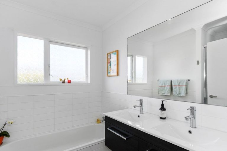 Photo of property in 77a Dickson Road, Papamoa Beach, Papamoa, 3118