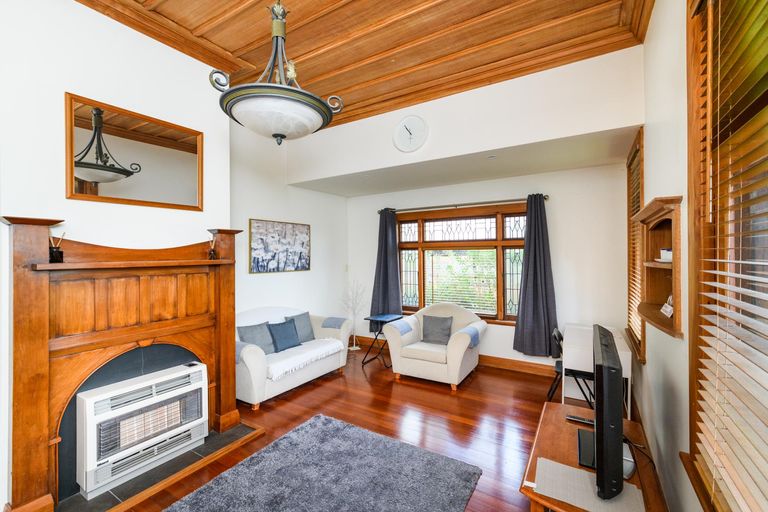 Photo of property in 348 College Street, West End, Palmerston North, 4410