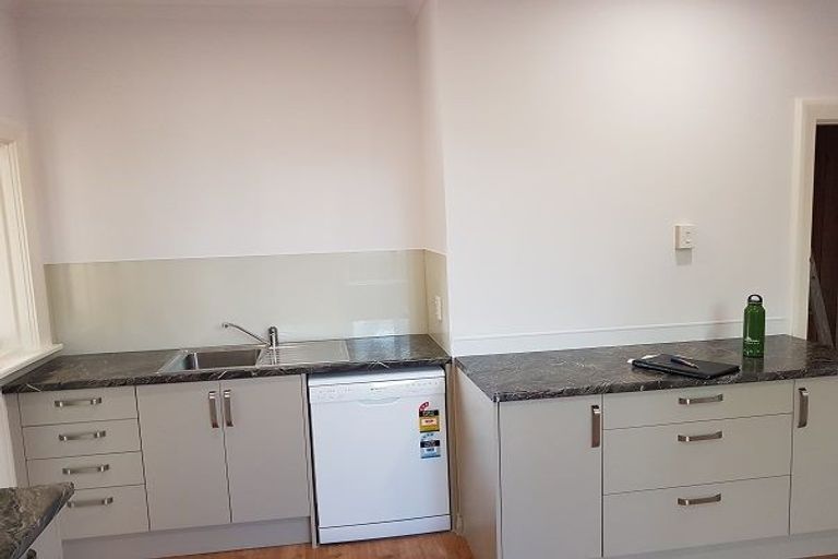 Photo of property in 60 Avenue Road, West End, Timaru, 7910