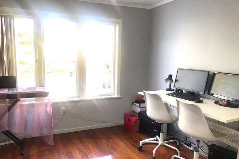 Photo of property in 27 Kohekohe Street, New Lynn, Auckland, 0600