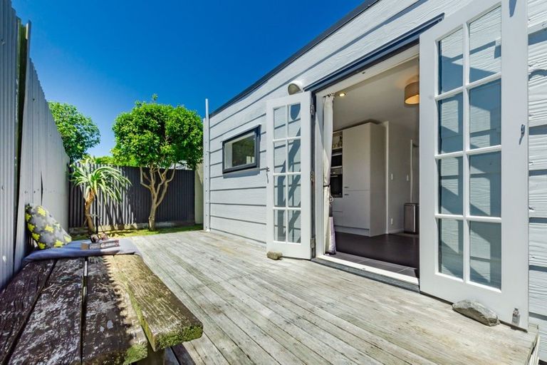 Photo of property in 15 Rua Road, Paraparaumu Beach, Paraparaumu, 5032