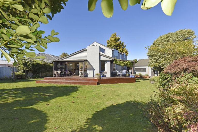 Photo of property in 7 Hannah Place, Redwood, Christchurch, 8051