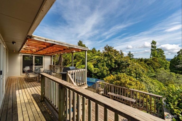 Photo of property in 32 Vista Crescent, Maoribank, Upper Hutt, 5018