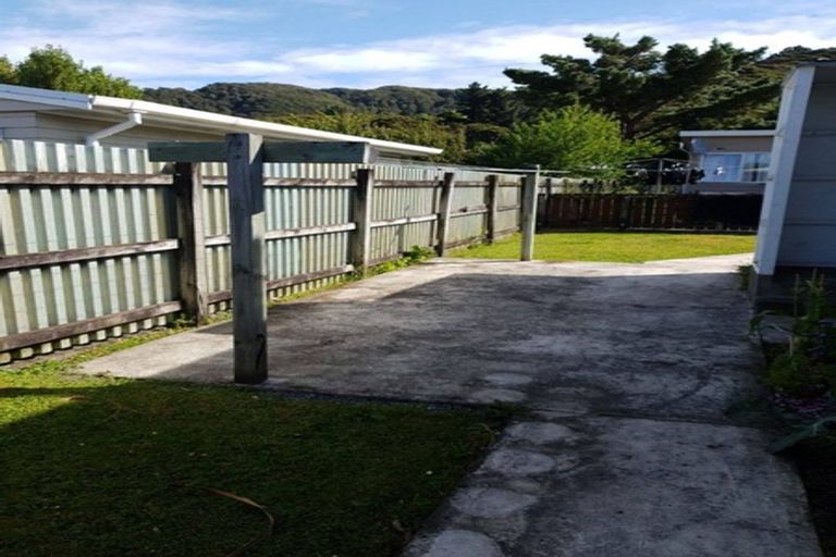 Photo of property in 2/187 Wainuiomata Road, Wainuiomata, Lower Hutt, 5014