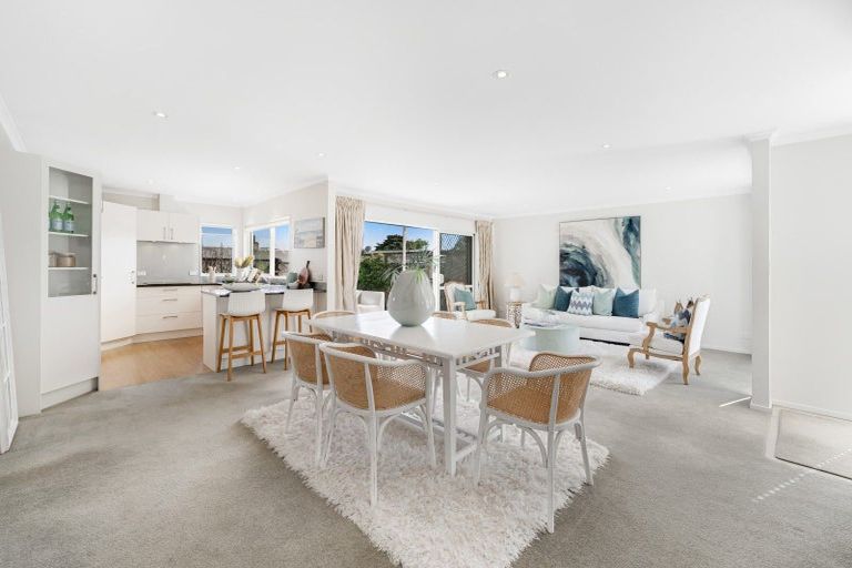 Photo of property in 28 Drake Street, Howick, Auckland, 2014