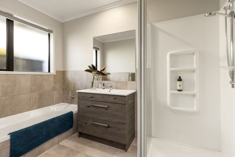 Photo of property in 60 Puhirake Crescent, Pyes Pa, Tauranga, 3112