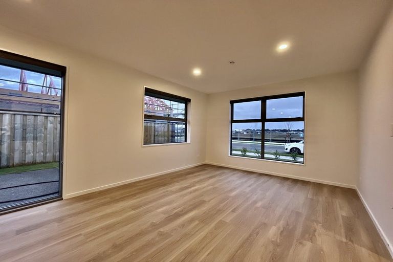 Photo of property in 10 Privet Way, Rolleston, 7614