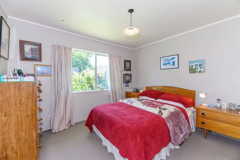 Photo of property in 1/41 Yeovil Road, Te Atatu Peninsula, Auckland, 0610