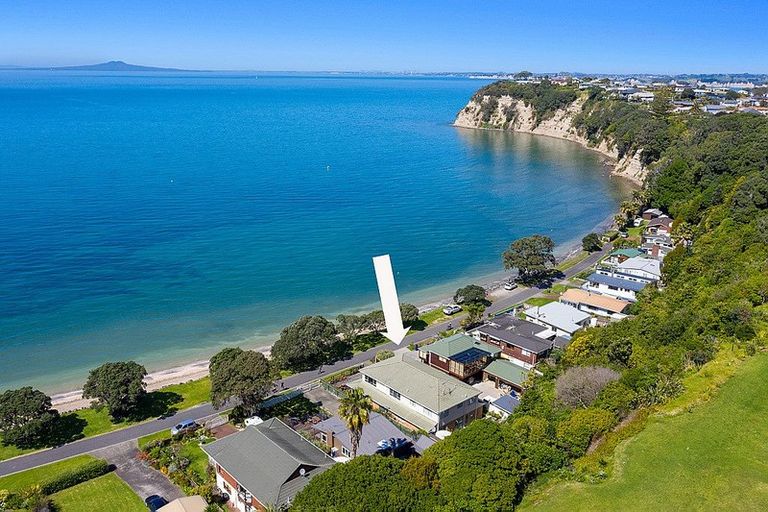 Photo of property in 20 Matakatia Parade, Matakatia, Whangaparaoa, 0930