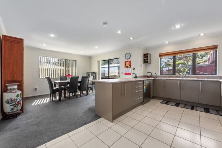 Photo of property in 1a Garth Lane, Maoribank, Upper Hutt, 5018