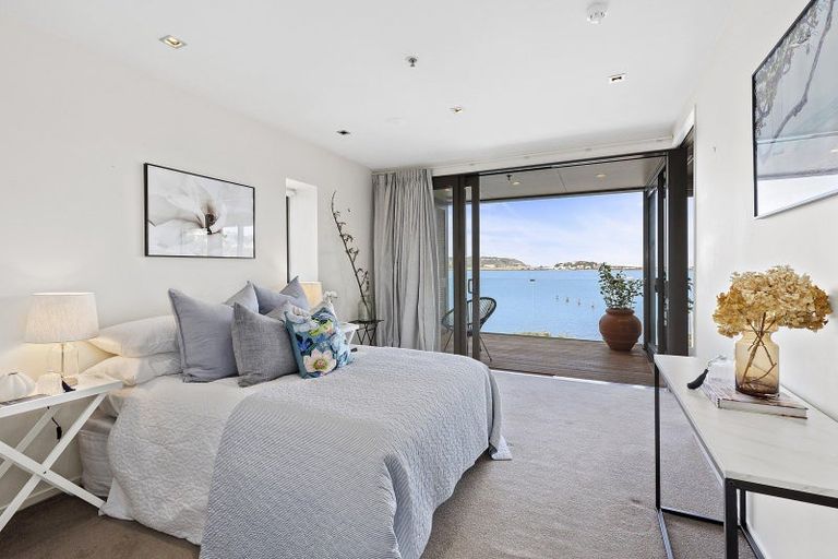 Photo of property in Patent 326 Apartments, 407s/326 Evans Bay Parade, Hataitai, Wellington, 6021