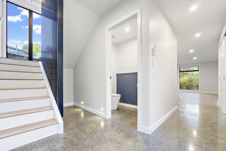 Photo of property in 7 Kaihuia Lane, Oratia, Auckland, 0604