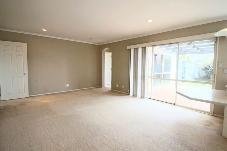 Photo of property in 65 Bob Charles Drive, Golflands, Auckland, 2013
