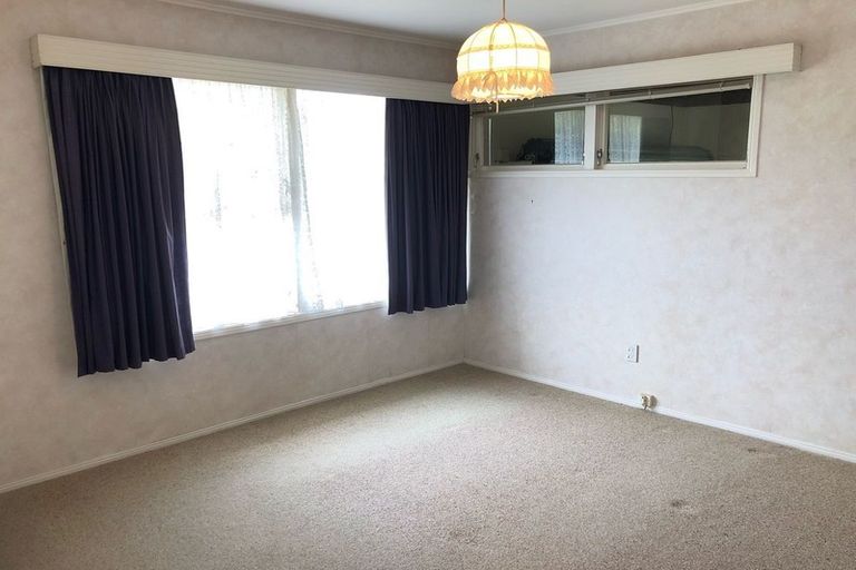 Photo of property in 2 Mander Place, Bucklands Beach, Auckland, 2012