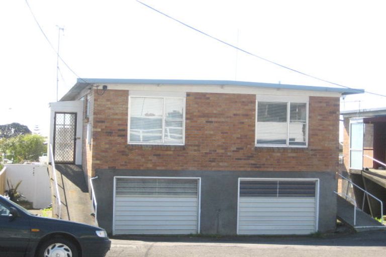 Photo of property in 214 Powderham Street, New Plymouth, 4310