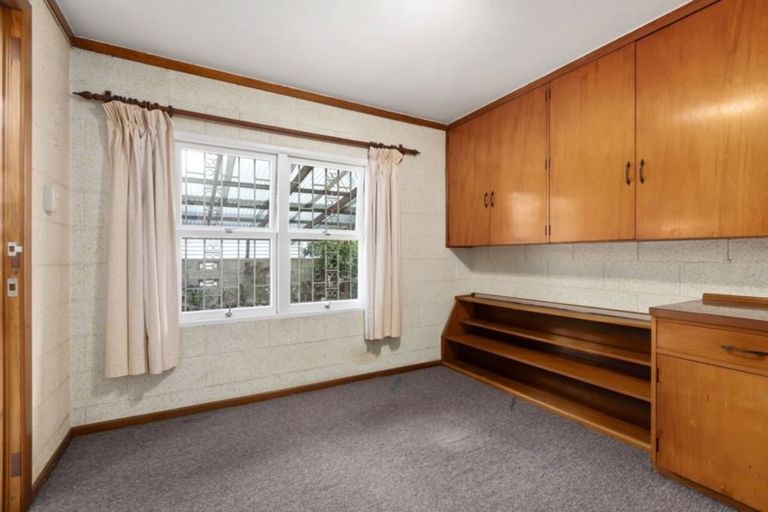 Photo of property in 5 Tiber Road, Forrest Hill, Auckland, 0620
