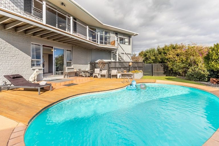 Photo of property in 19 Lemon Street, Otaki, 5512