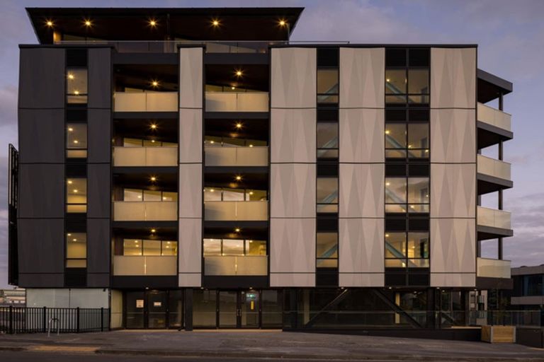 Photo of property in 86f Kervil Avenue, Te Atatu Peninsula, Auckland, 0610