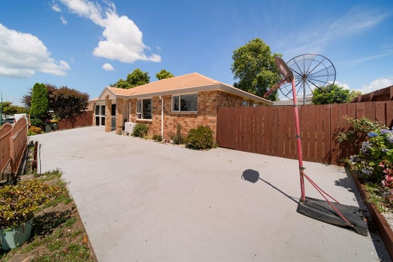 Photo of property in 11 Naylors Drive, Mangere, Auckland, 2022