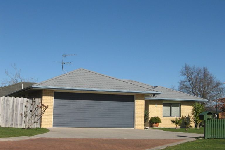 Photo of property in 49 Carisbrook Crescent, Papakura, 2110