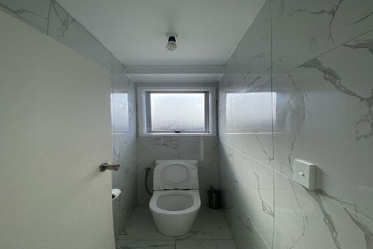 Photo of property in 8 Sabot Place, Massey, Auckland, 0614