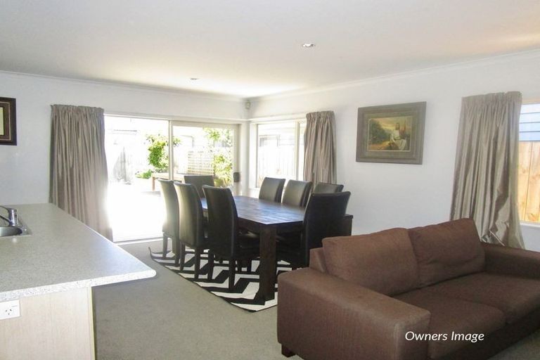 Photo of property in 4 Poaka Avenue, Takanini, 2112