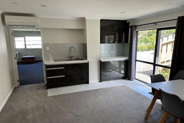 Photo of property in 21a Fairmount Road, Titirangi, Auckland, 0604