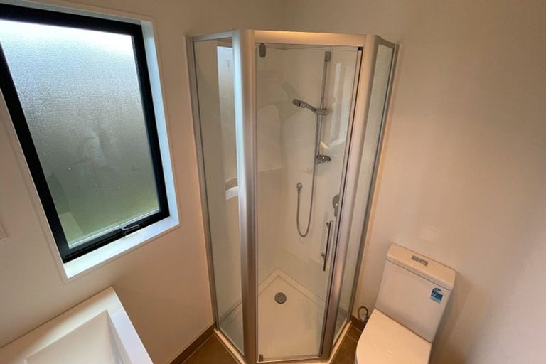 Photo of property in 1/7 South Pacific Place, Henderson, Auckland, 0612