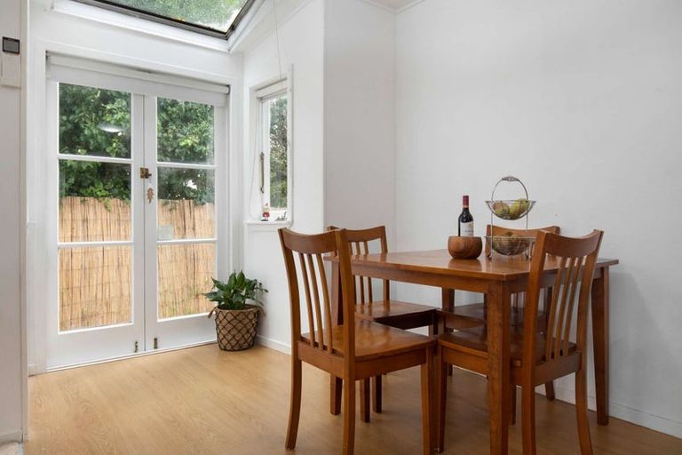 Photo of property in 118 Old Farm Road, Hamilton East, Hamilton, 3216