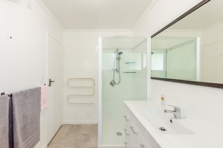 Photo of property in 2 Malfroy Lane, Raumati Beach, Paraparaumu, 5032