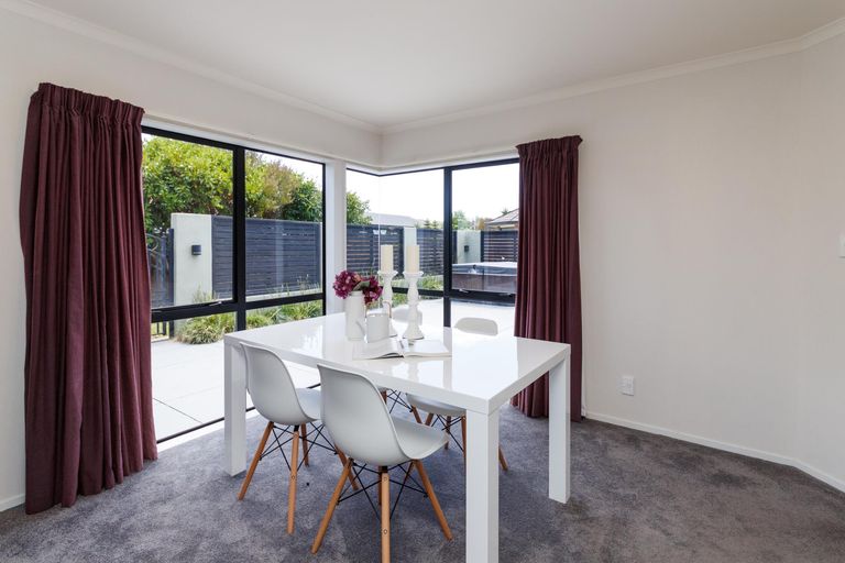 Photo of property in 127 Schnell Drive, Kelvin Grove, Palmerston North, 4414